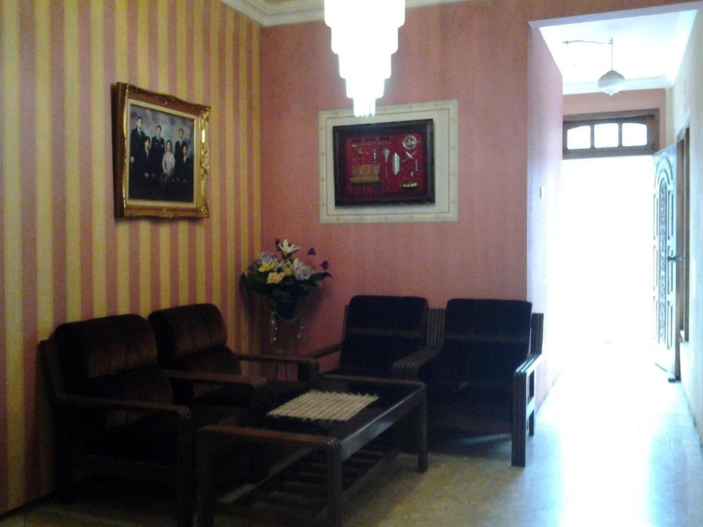 Villa And Resto Basanova Batu  Exterior foto
