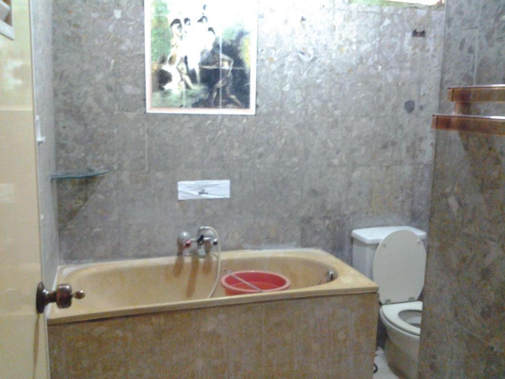 Villa And Resto Basanova Batu  Habitación foto