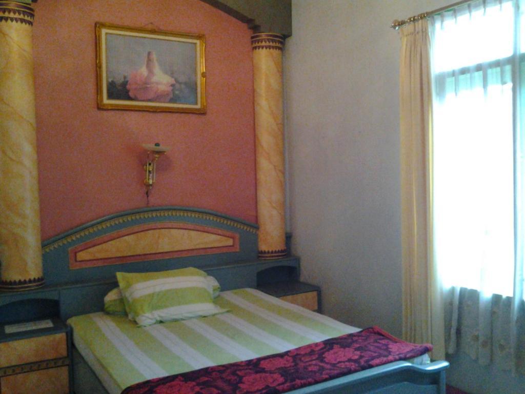 Villa And Resto Basanova Batu  Exterior foto